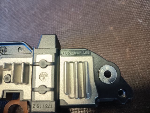 bontott VW GOLF VI Generátor Elektronika