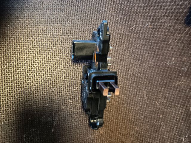 bontott VW GOLF VI Generátor Elektronika