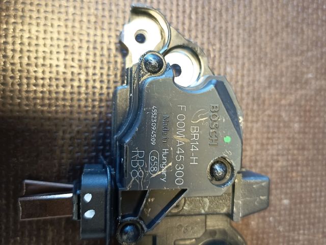 bontott VW GOLF VI Generátor Elektronika