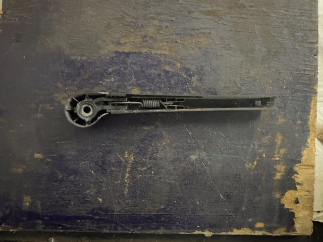 bontott VW GOLF VI Hátsó Ablaktörlő Kar