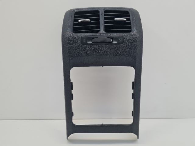 bontott VW GOLF VI Hátsó középső Szellőző