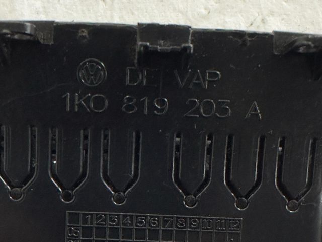 bontott VW GOLF VI Hátsó középső Szellőző