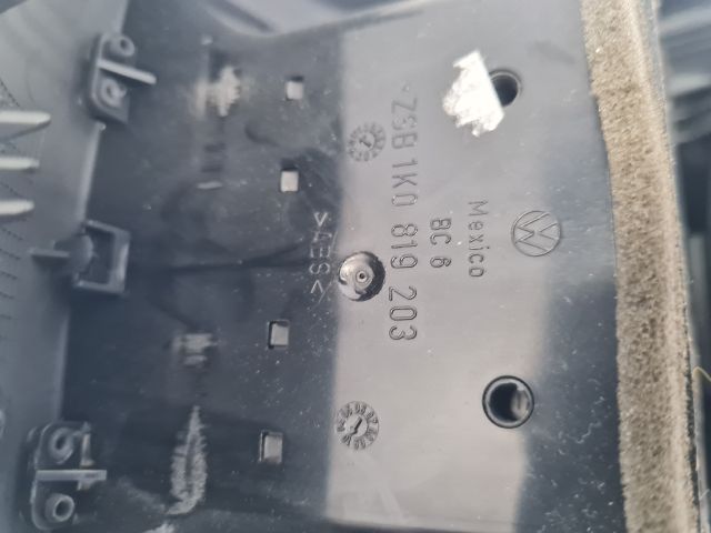 bontott VW GOLF VI Hátsó középső Szellőző