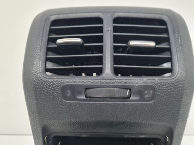 bontott VW GOLF VI Hátsó középső Szellőző