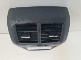 bontott VW GOLF VI Hátsó középső Szellőző