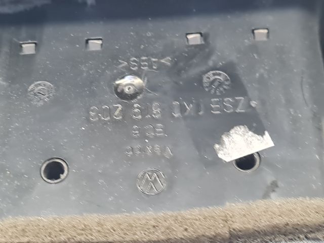 bontott VW GOLF VI Hátsó középső Szellőző