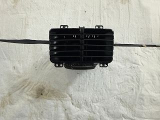 bontott VW GOLF VI Hátsó középső Szellőző