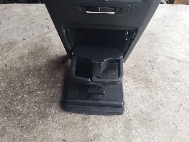 bontott VW GOLF VI Hátsó Pohártartó