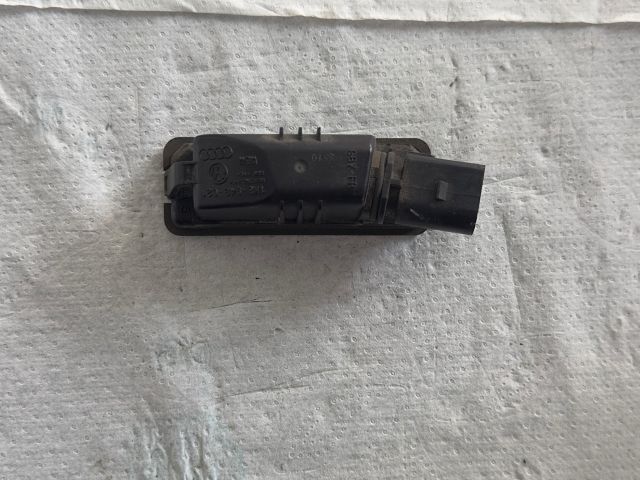 bontott VW GOLF VI Hátsó Rendszámtábla Világítás