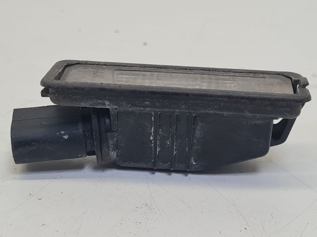 bontott VW GOLF VI Hátsó Rendszámtábla Világítás