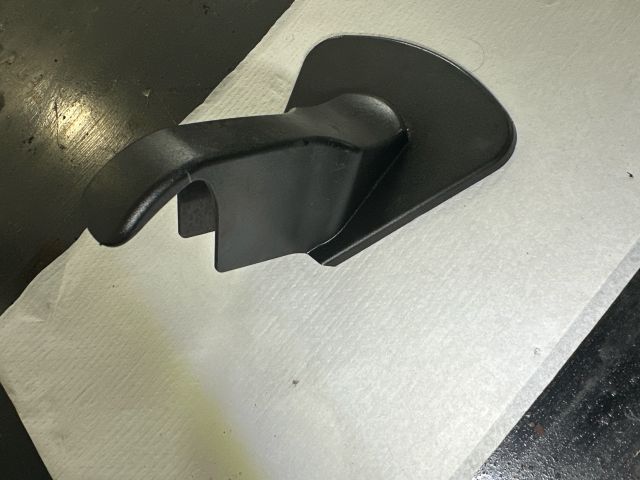 bontott VW GOLF VI Hátsó Ülés Rögzítő