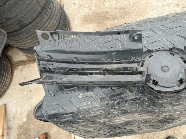 bontott VW GOLF VI Hűtőrács