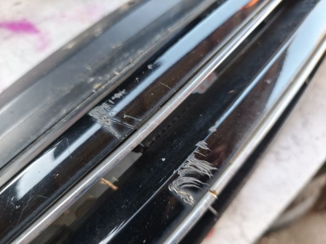 bontott VW GOLF VI Hűtőrács