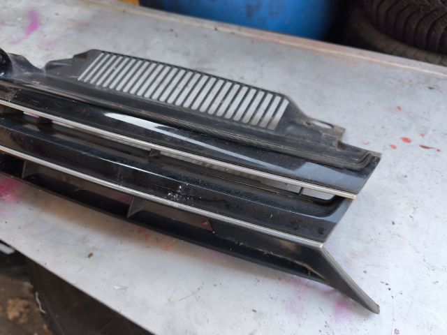 bontott VW GOLF VI Hűtőrács