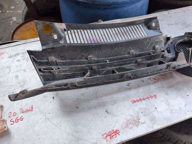 bontott VW GOLF VI Hűtőrács