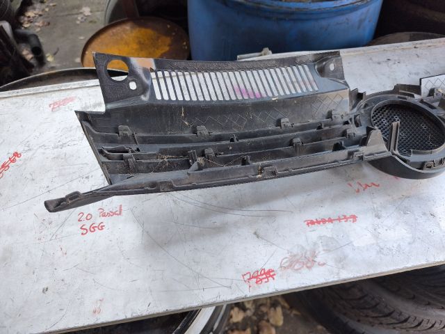 bontott VW GOLF VI Hűtőrács