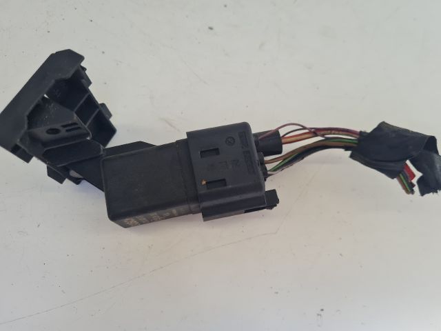 bontott VW GOLF VI Izzító Relé