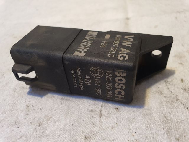 bontott VW GOLF VI Izzító Relé