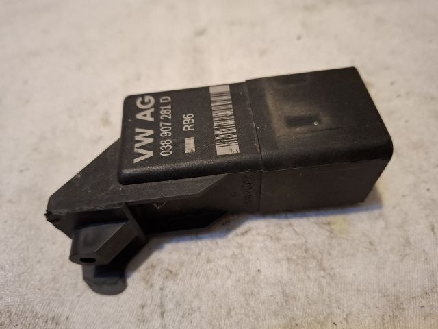 bontott VW GOLF VI Izzító Relé