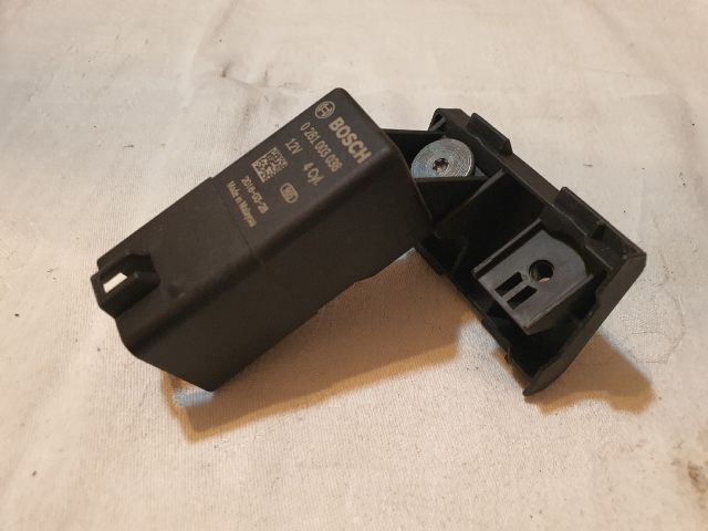 bontott VW GOLF VI Izzító Relé