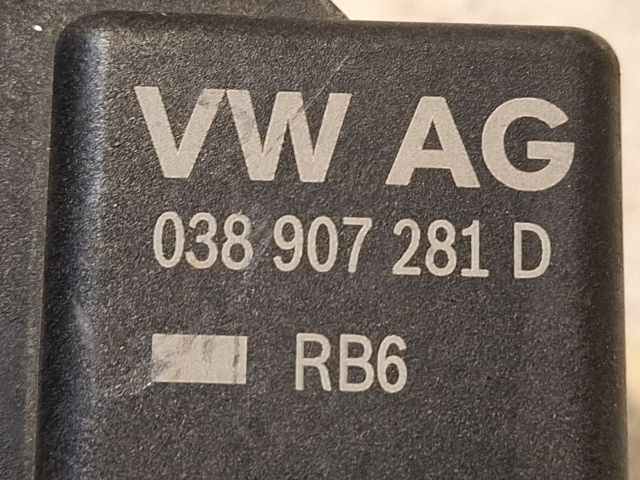 bontott VW GOLF VI Izzító Relé