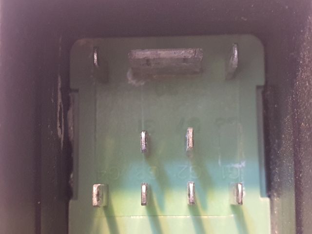 bontott VW GOLF VI Izzító Relé