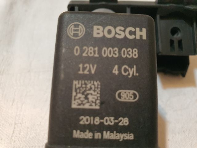 bontott VW GOLF VI Izzító Relé