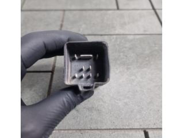 bontott VW GOLF VI Izzító Relé