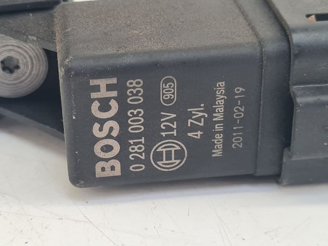 bontott VW GOLF VI Izzító Relé