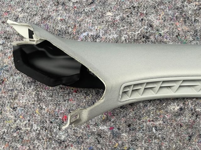 bontott VW GOLF VI Jobb A Oszlop Burkolat