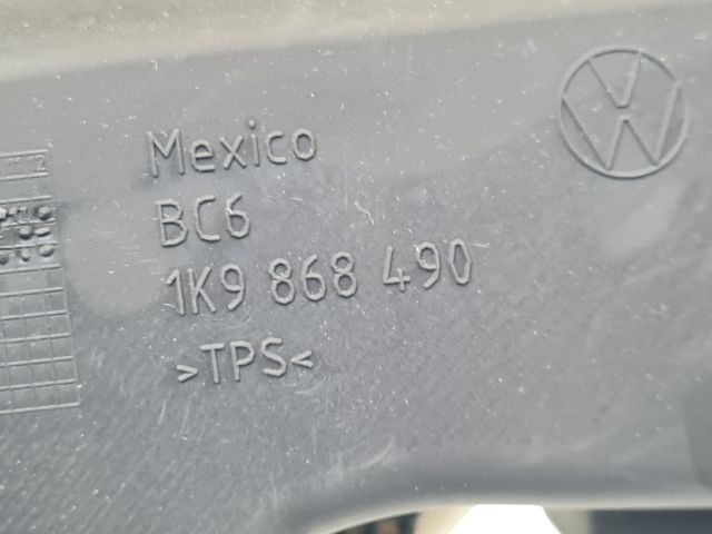 bontott VW GOLF VI Jobb A Oszlop Hangszóró Burkolat