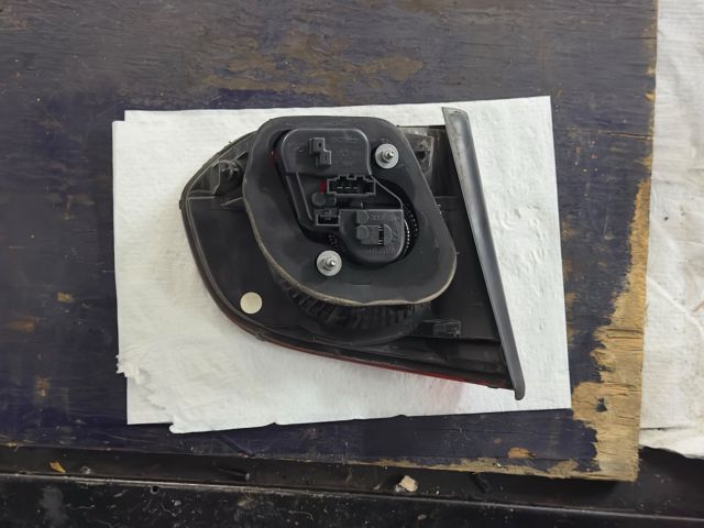 bontott VW GOLF VI Jobb Belső Hátsó Lámpa