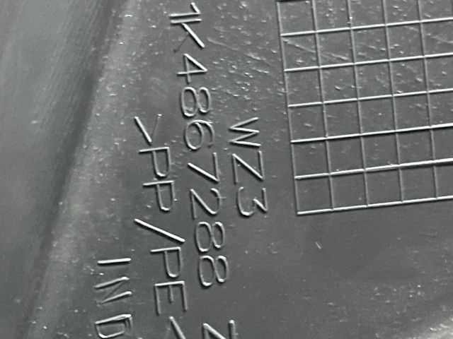 bontott VW GOLF VI Jobb C Oszlop Burkolat