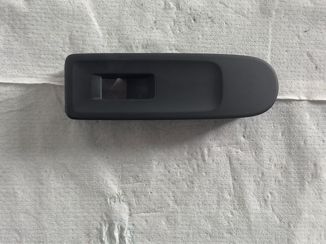 bontott VW GOLF VI Jobb első Ablakemelő Kapcsoló Keret