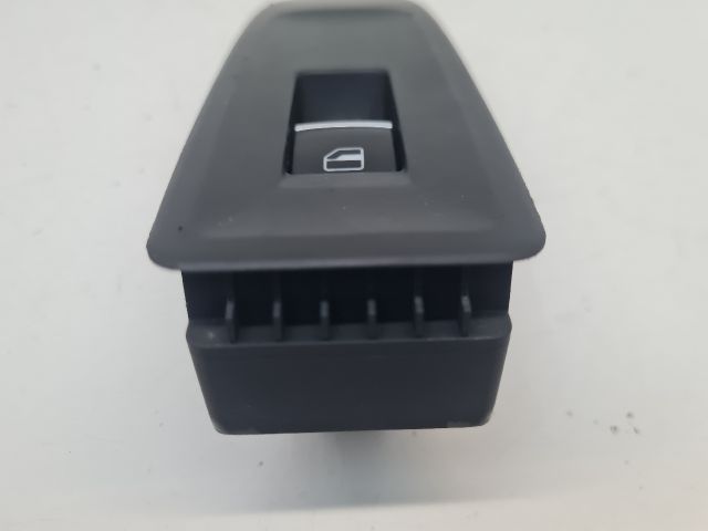 bontott VW GOLF VI Jobb első Ablakemelő Kapcsoló