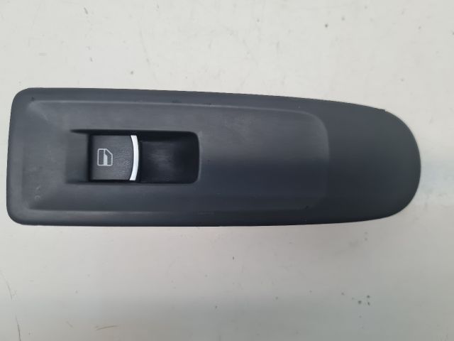 bontott VW GOLF VI Jobb első Ablakemelő Kapcsoló