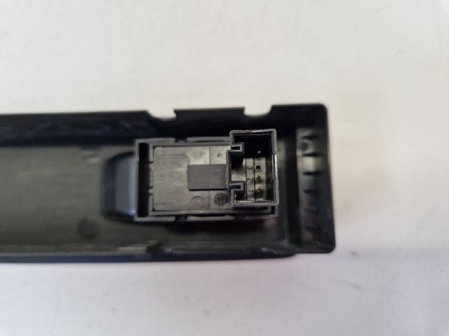 bontott VW GOLF VI Jobb első Ablakemelő Kapcsoló