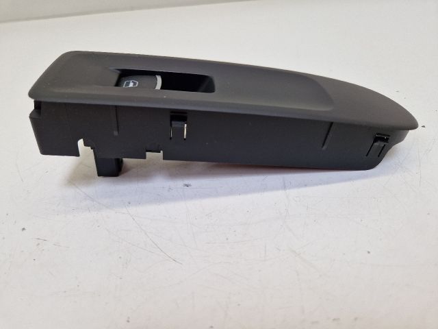 bontott VW GOLF VI Jobb első Ablakemelő Kapcsoló