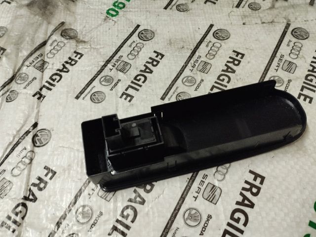 bontott VW GOLF VI Jobb első Ablakemelő Kapcsoló