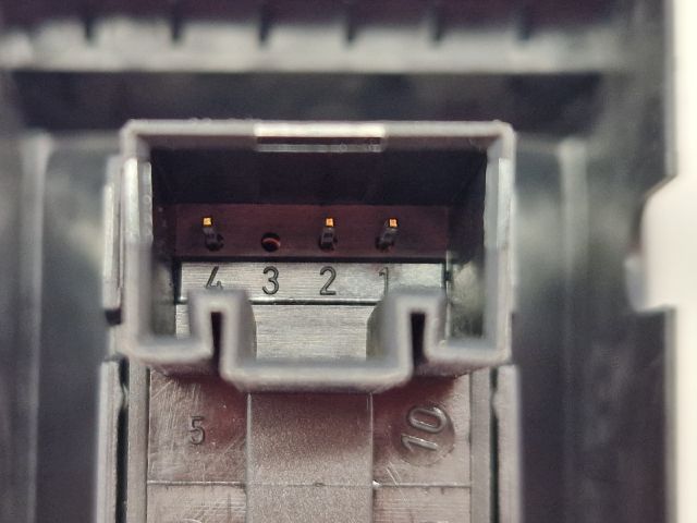 bontott VW GOLF VI Jobb első Ablakemelő Kapcsoló