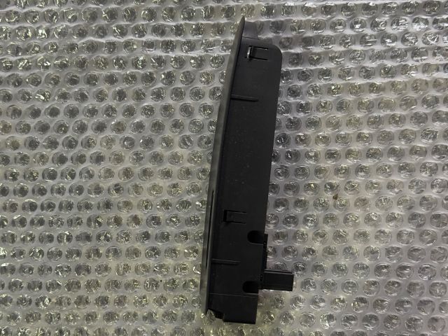 bontott VW GOLF VI Jobb első Ablakemelő Kapcsoló