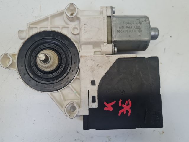 bontott VW GOLF VI Jobb első Ablakemelő Motor