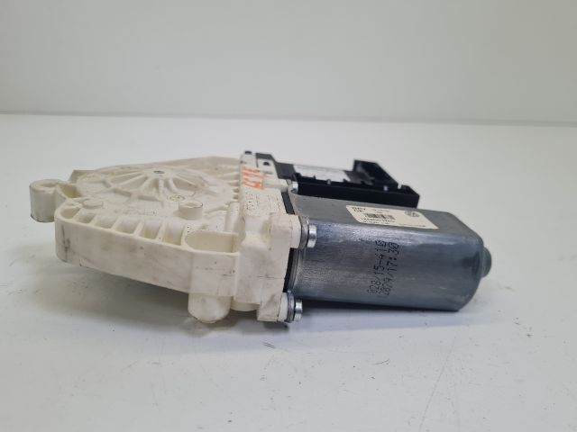 bontott VW GOLF VI Jobb első Ablakemelő Motor