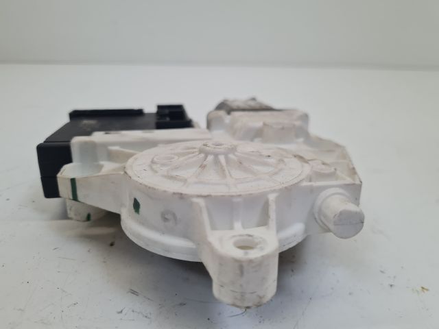 bontott VW GOLF VI Jobb első Ablakemelő Motor