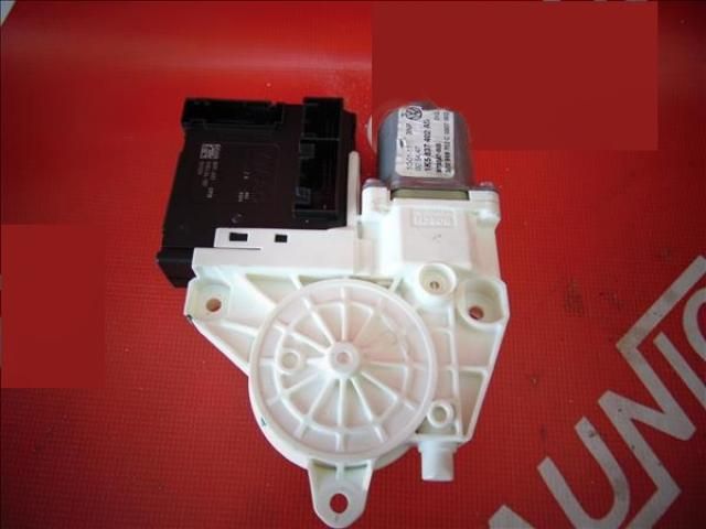 bontott VW GOLF VI Jobb első Ablakemelő Motor