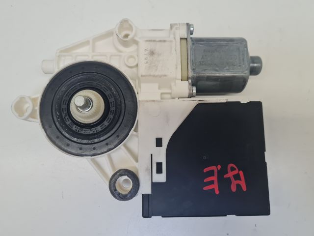 bontott VW GOLF VI Jobb első Ablakemelő Motor