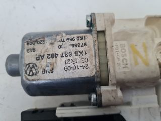 bontott VW GOLF VI Jobb első Ablakemelő Motor