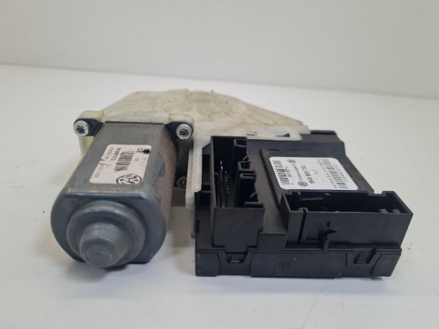 bontott VW GOLF VI Jobb első Ablakemelő Motor