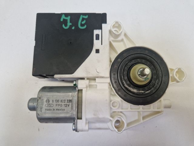 bontott VW GOLF VI Jobb első Ablakemelő Motor