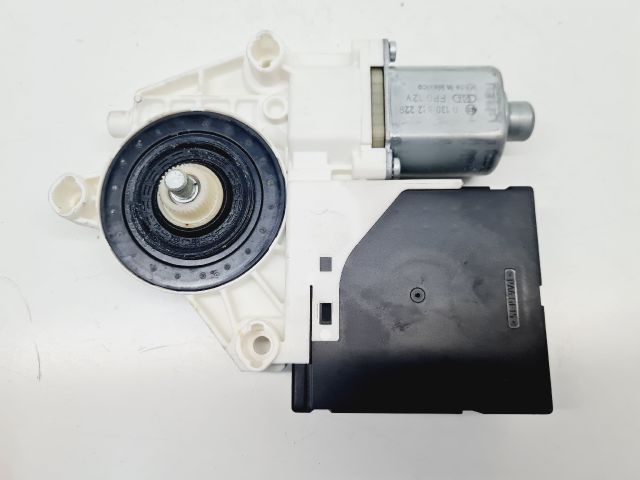 bontott VW GOLF VI Jobb első Ablakemelő Motor